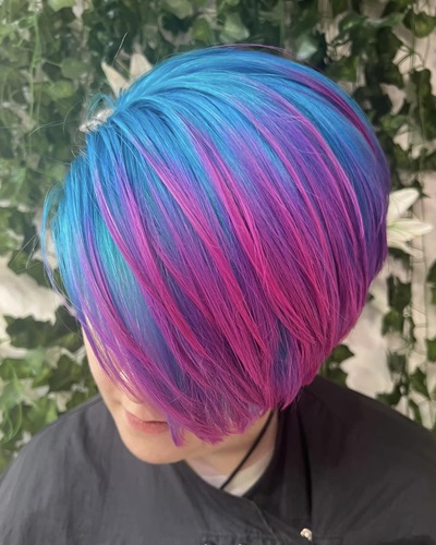 BRIGHT HAIR COLOURS AT BEST HAIRDRESSING SALON IN BUCKINGHAMSHIRE