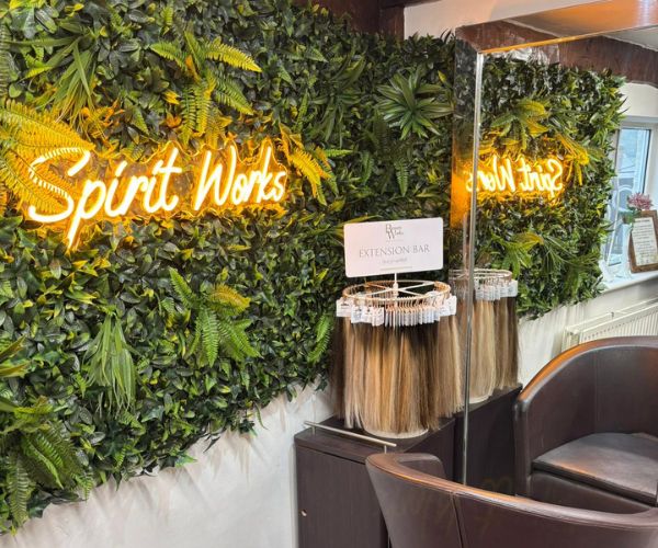 HIGH WYCOMBE'S NUMBER 1 HAIRDRESSERS